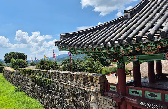 낙안읍성동문 망루와 성벽