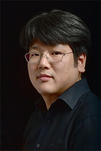 연출자 김지용