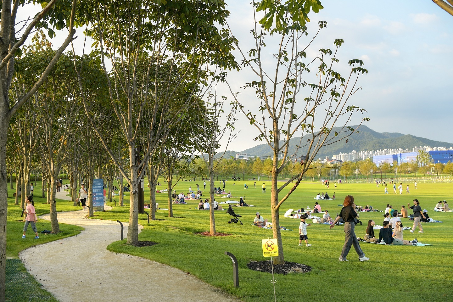 1.오천그린광장이 산림청이 주관한 2023년 녹색도시 우수사례에서 우수상을 받았다1.jpg 이미지입니다.