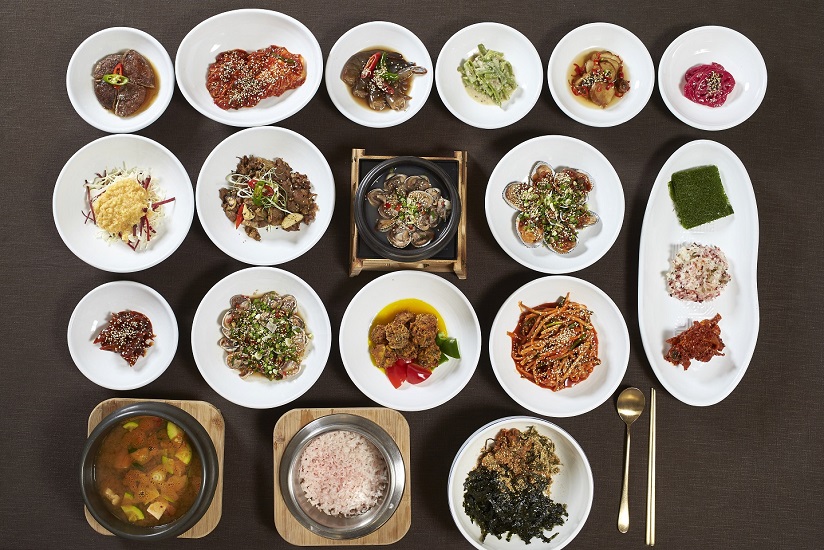 1. 겨울엔 뭐 먹지(꼬막 정식).jpg 이미지입니다.