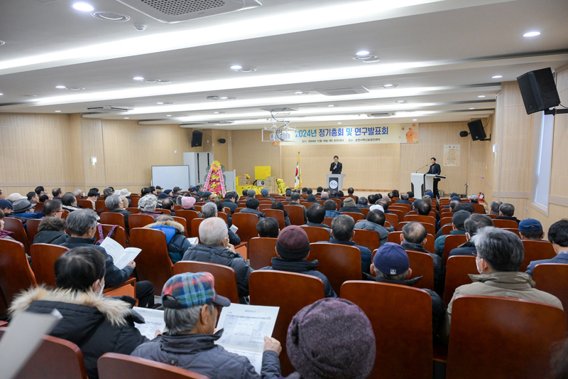 한국양봉협회 순천시지부, 2024년 정기총회 및 연구발표회에서 노관규 순천시장이 인사말씀을 하고 있다