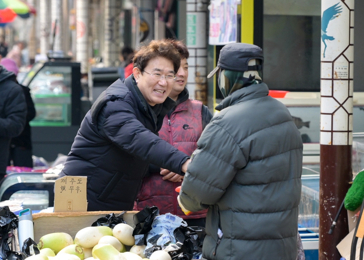 2 순천시, 설 명절 맞아 전통시장 살리기 나서.jpg 이미지입니다.