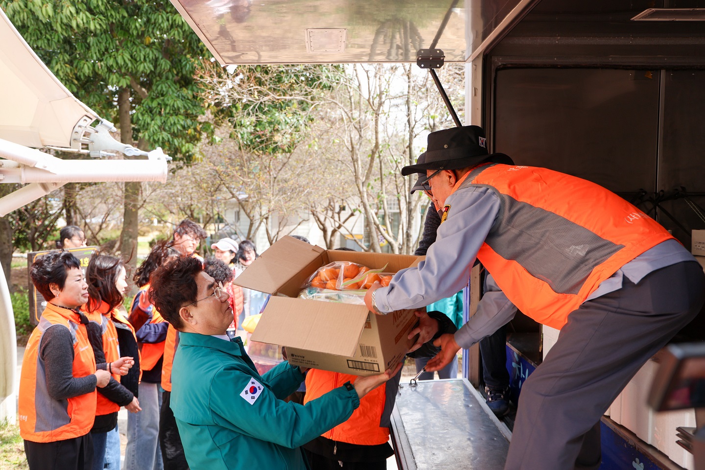 1 28일 노관규 순천시장이 순천의료원 주차장에서 산불피해지원