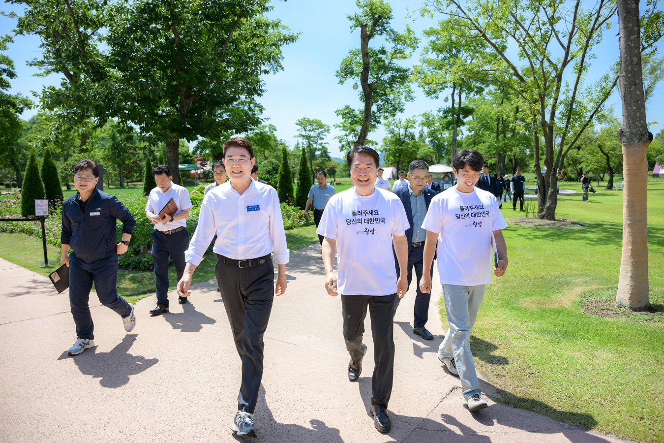 9일 노관규 순천시장과 박규섭 국정기획위원회 대외협력국장 등 관계자들이 순천만국가정원을 순회하고 있다.jpg 이미지입니다.